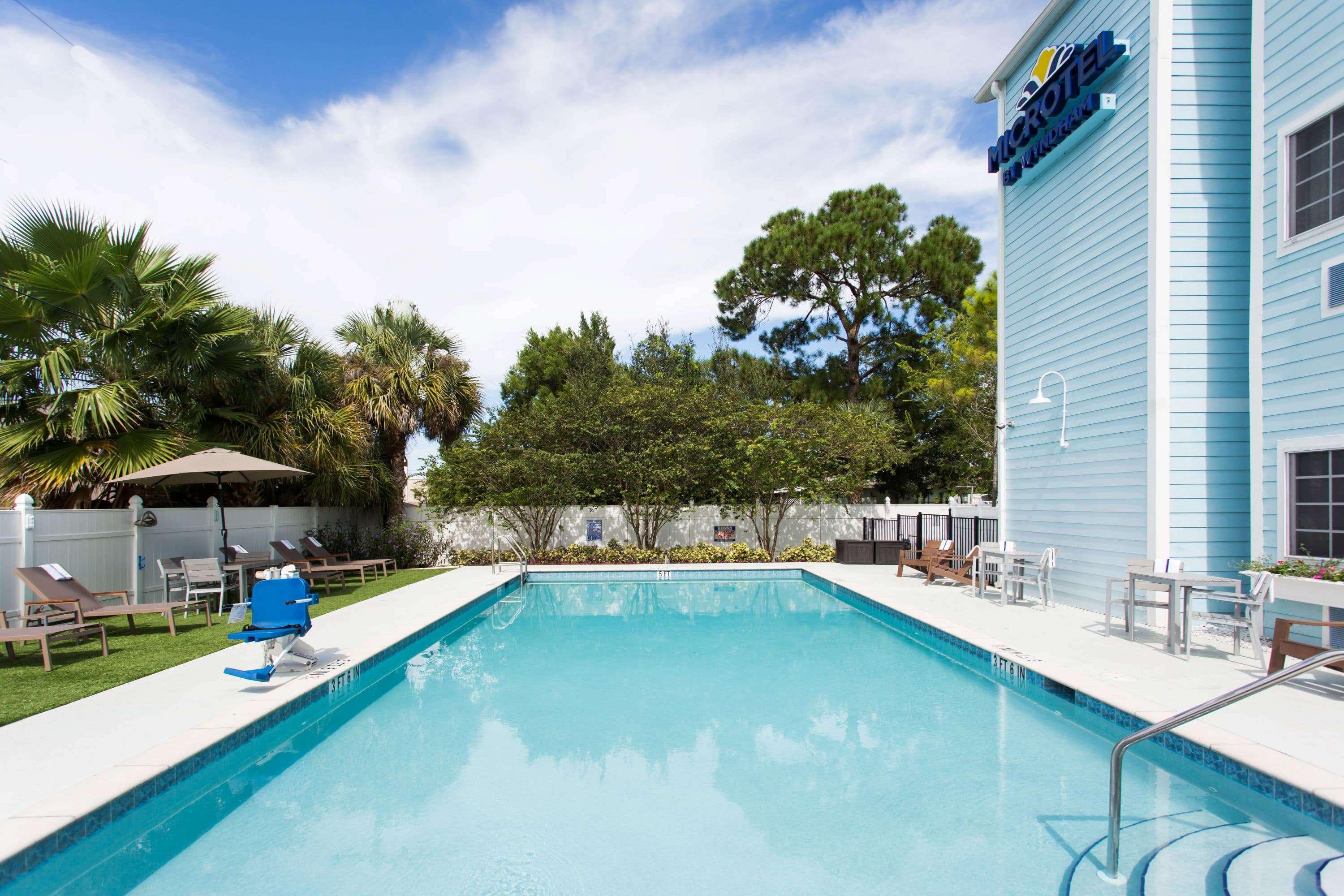 Microtel Inn & Suites By Wyndham Port Charlotte Punta Gorda Exterior photo