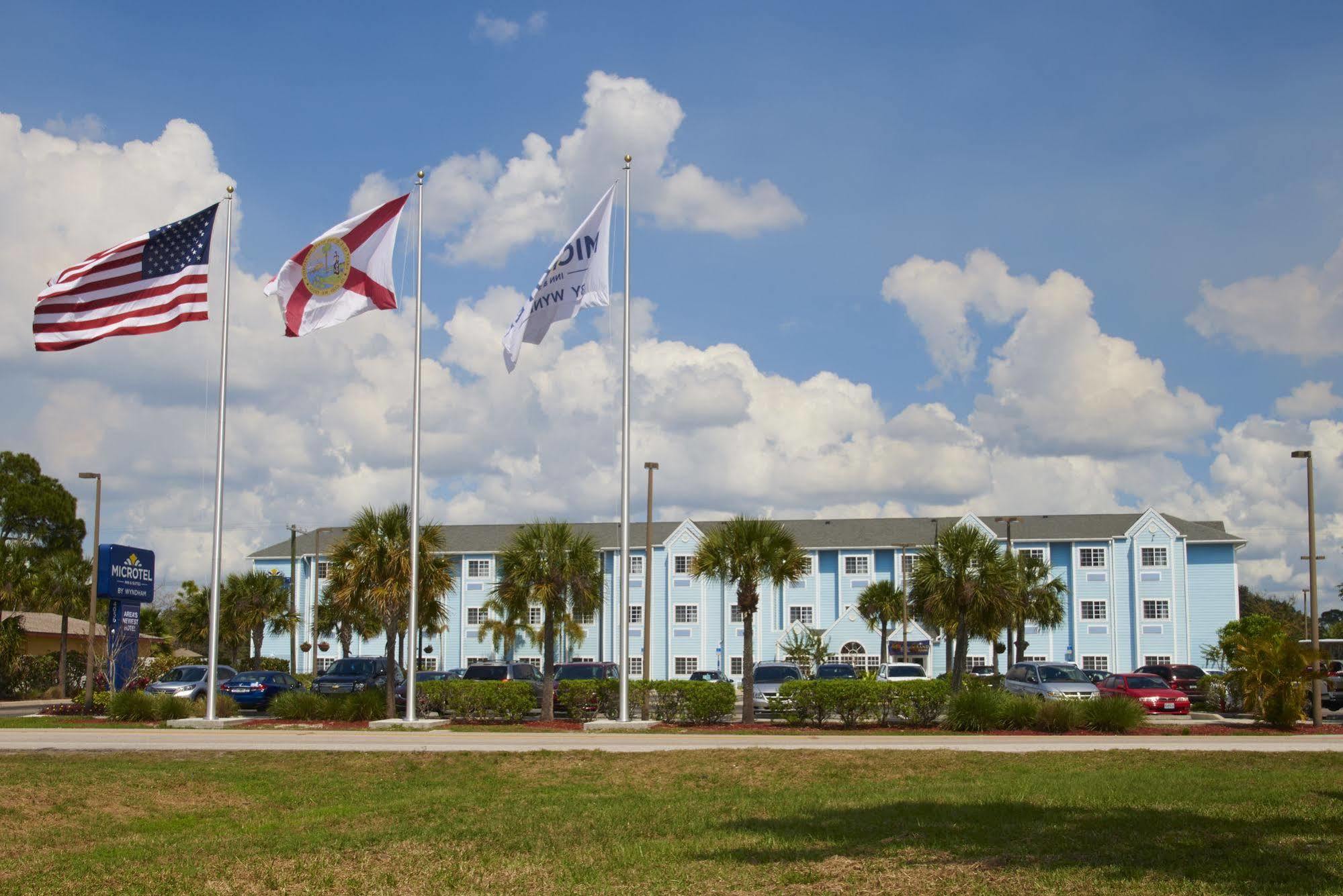 Microtel Inn & Suites By Wyndham Port Charlotte Punta Gorda Exterior photo